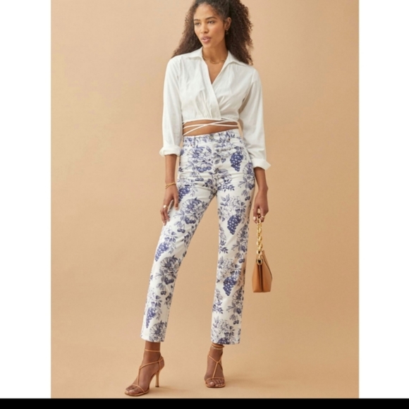 Reformation Denim - Like new REFORMATION Cynthia Toile High Rise Straight Jeans Blue & White Size 30